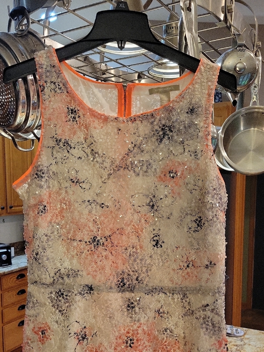 Banana Republic Size 12 Sleeveless Sequin Floral Peplum Top in Peach and Ivory